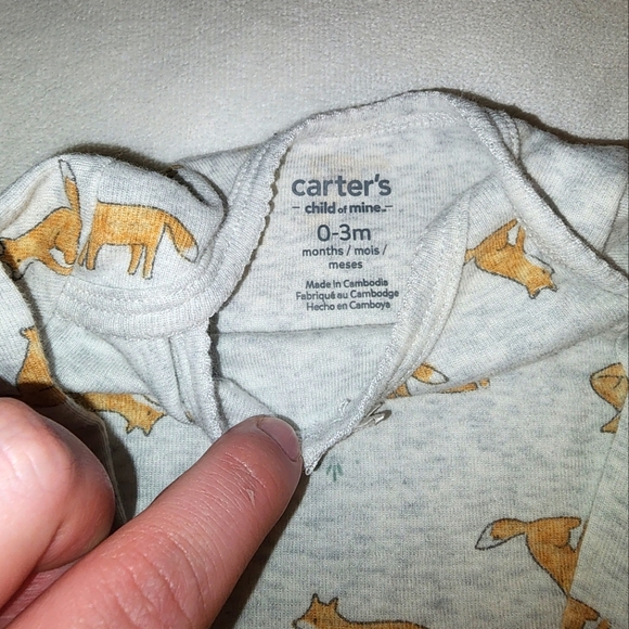 Carter's 0/3M bodysuit onesie- Girl's fox print on gray- long sleeve - Picture 4 of 6